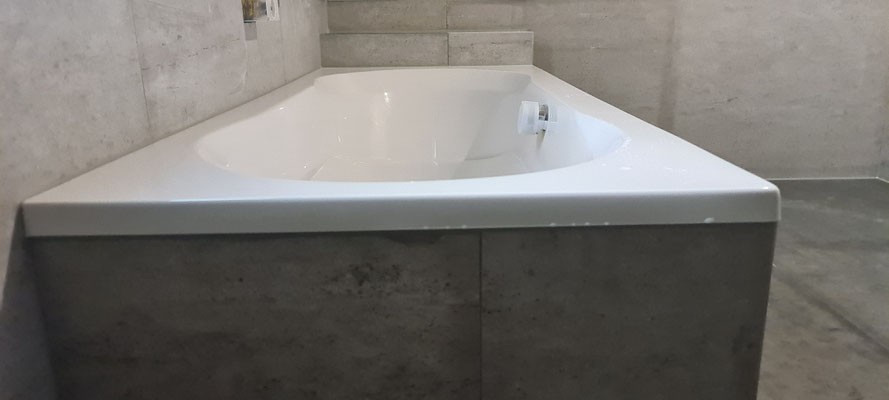 BTK Binnendijk Tegel & Kitwerk Venlo - renovatie badkamer te Roermond - ligbad