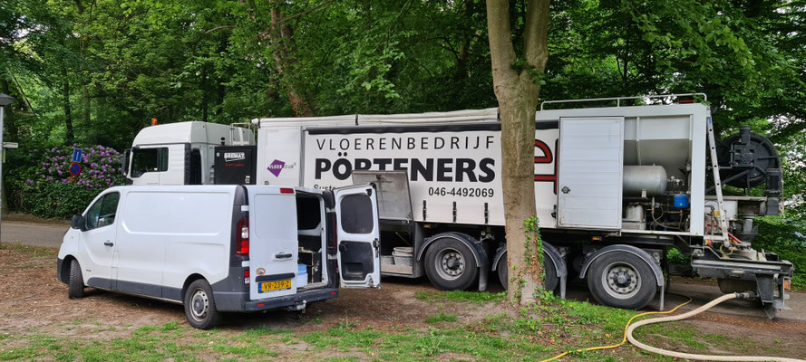 BTK Tegelzetters Venlo - cementdekvloer aanbrengen  - houtlook tegelvloer te Venlo