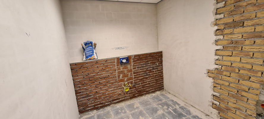BTK Tegelzetters Venlo - realisatie invalidetoilet Viecuri te Panningen - metselwerk