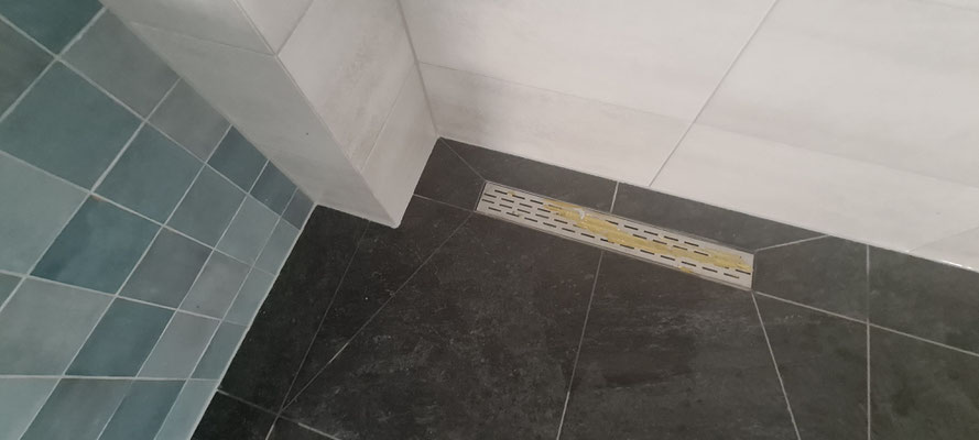 BTK Tegelzetters Venlo - kitwerk badkamer te Kessel