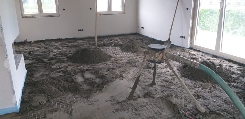 BTK Tegelzetters Venlo - tegelvloer te Maaseik - nieuwe cement dekvloer aanbrengen