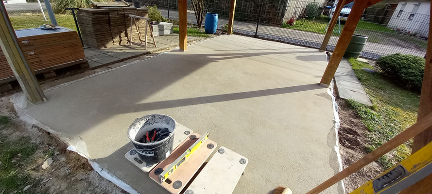BTK Tegelzetters Venlo - aanleg overkapping met terras te Velden