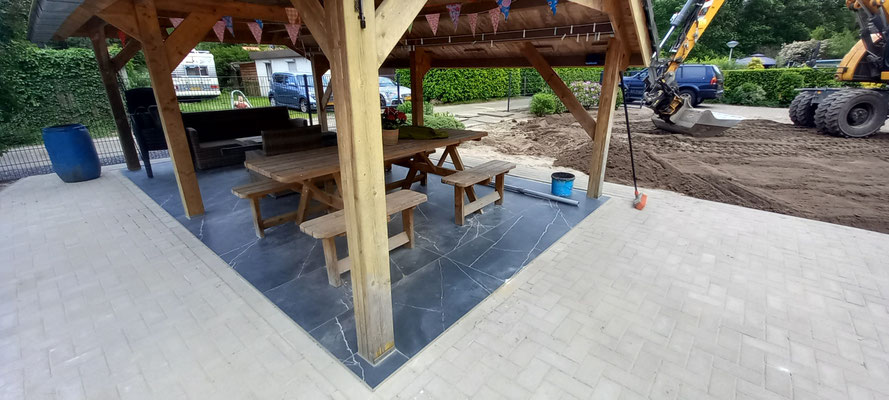BTK Tegelzetters Venlo - aanleg overkapping met terras te Velden