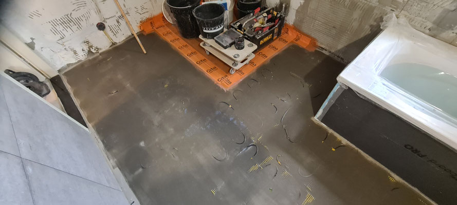 BTK Binnendijk Tegel & Kitwerk Venlo - renovatie badkamer te Roermond - voorstrijken