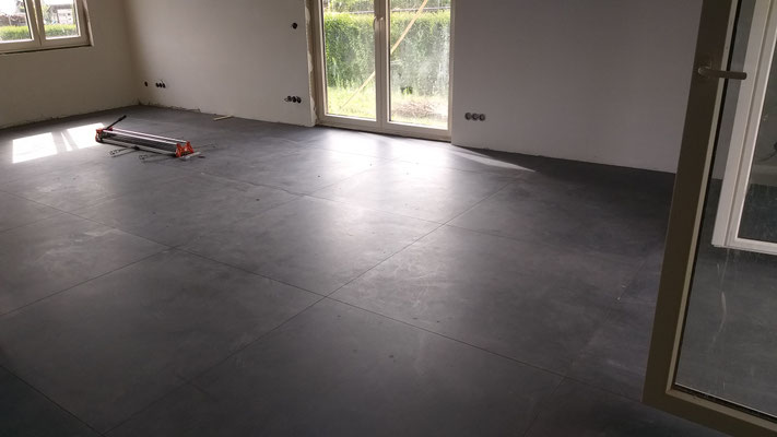 BTK Tegelzetters Venlo - tegelvloer te Maaseik - tegelwerk 120 x 120 cm vloertegels