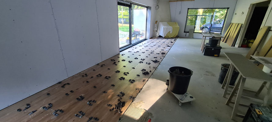 BTK Tegelzetters Venlo - tegelvloer houtlook te Venlo