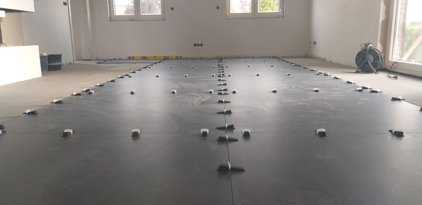 BTK Tegelzetters Venlo - tegelvloer te Maaseik - tegelwerk 120 x 120 cm vloertegels