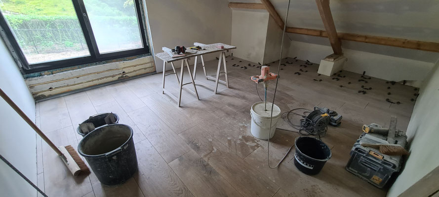 BTK Tegelzetters Venlo - tegelwerk  - houtlook tegelvloer te Venlo