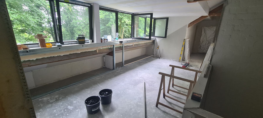 BTK Tegelzetters Venlo - voorbereiding primer/voorstrijken - houtlook tegelvloer te Venlo