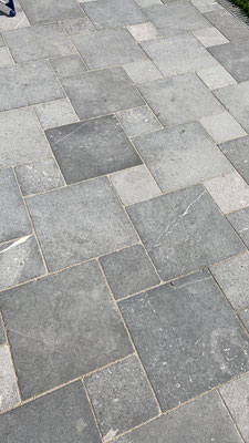 BTK Tegelzetters Venlo - restauratie natuursteen terras te Maastricht