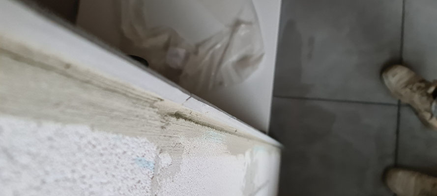 BTK Tegelzetters Venlo - douche wanden betegelen in verstek bij aansluiting stucwerk 