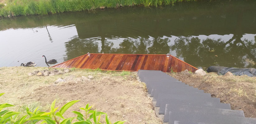 BTK Tegelzetters Venlo - aanlegsteiger en trap in Roermond