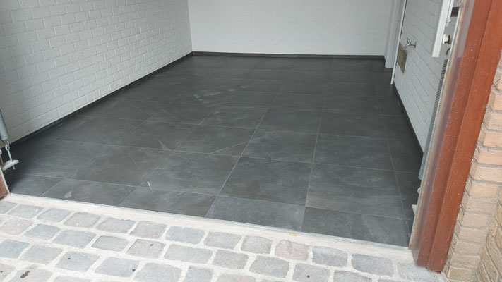 BTK Tegelzetters Venlo - tegelvloer garage te Reuver