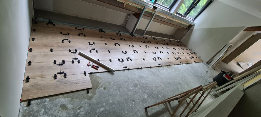 BTK Tegelzetters Venlo - tegelwerk  - houtlook tegelvloer te Venlo