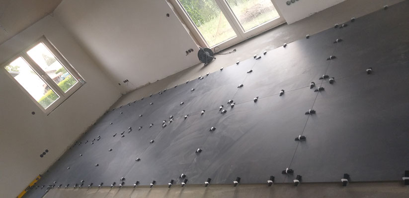 BTK Tegelzetters Venlo - tegelvloer te Maaseik - tegelwerk 120 x 120 cm vloertegels