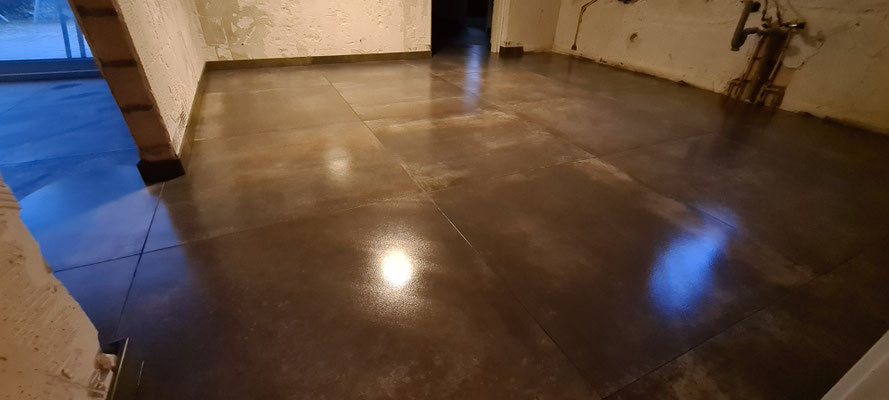 BTK Tegelzetters Venlo - tegelwerk vloer 90x90 te Neeritter
