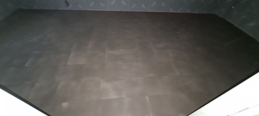 BTK Tegelzetters Venlo - tegelwerk vloer 90x90 te Neeritter