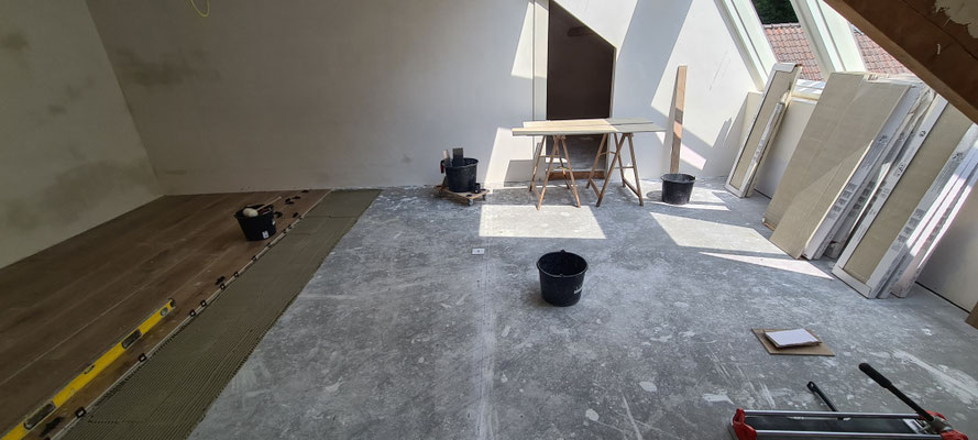 BTK Tegelzetters Venlo - tegelwerk  - houtlook tegelvloer te Venlo