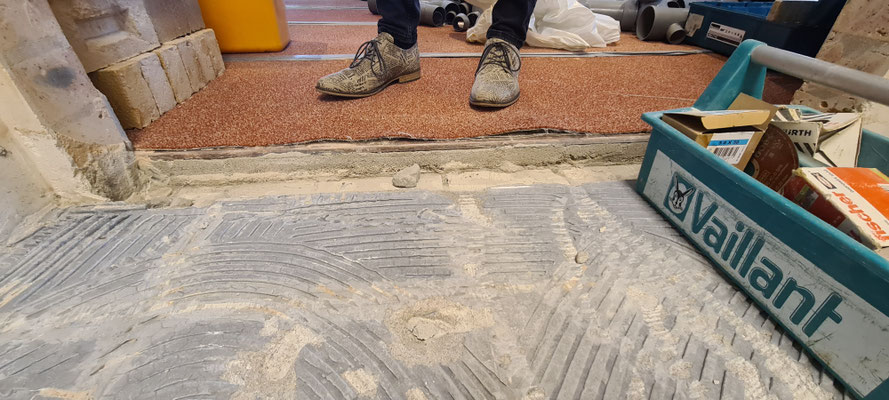 BTK Tegelzetters Venlo - realisatie invalidetoilet Viecuri te Panningen - sloopwerk