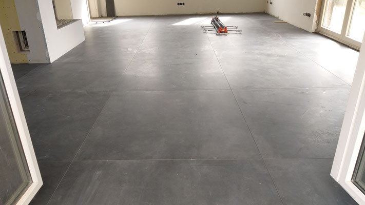 BTK Tegelzetters Venlo - tegelvloer te Maaseik - tegelwerk 120 x 120 cm vloertegels
