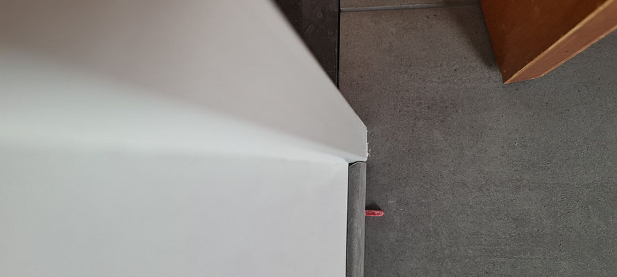 BTK Tegelzetters Venlo - montage tegelplinten - retro badkamer renovatie te Herten