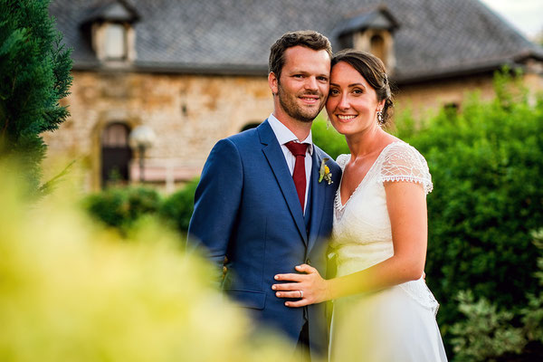 photographe-videaste-mariage-wedding-photographer-filmmaker-occitanie-aveyron-rodez-espalion-bozouls-marcillac-villefranche-millau-aveyron-najac-aubrac-goudalie-domaine-rodelle-intemporelle-authentique-prise-sur-le-vif-robe-mariage-figeac-goudalie