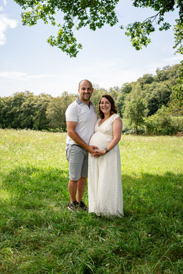 Shoot famille et grossesse photographe en Aveyron 