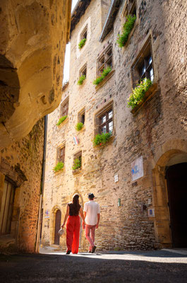 Les amoureux visite le village d'Estaing