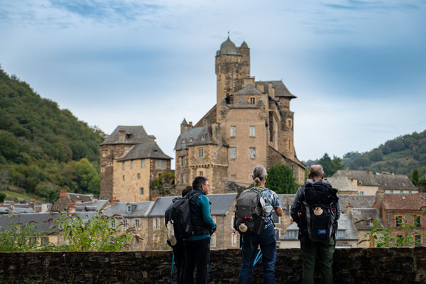 Le chateau d'Estaing et les pelerins