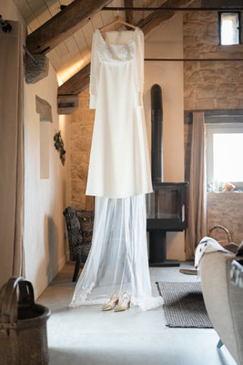 Tarn-Garonne destination wedding photographer and filmmaker emotional moment