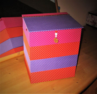 handgemachte Stapelboxen in vielen Farben für die Lolli Pop Kinderkästchen mit Name, Geschenkbox