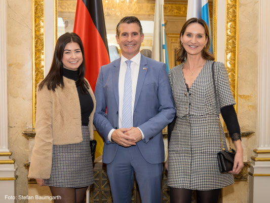 Feierlicher Empfang des Rumänischen Generalkonsulats München am 13.November 2024 im Rahmen des 25-jährigen Jubiläums der institutionellen Bayerisch-Rumänischen Zusammenarbeit im Hotel Bayerischer Hof. Foto: Stefan Baumgarth.