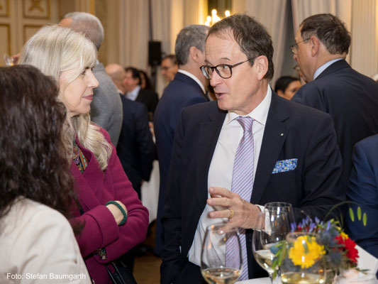 Feierlicher Empfang des Rumänischen Generalkonsulats München am 13.November 2024 im Rahmen des 25-jährigen Jubiläums der institutionellen Bayerisch-Rumänischen Zusammenarbeit im Hotel Bayerischer Hof. Foto: Stefan Baumgarth.