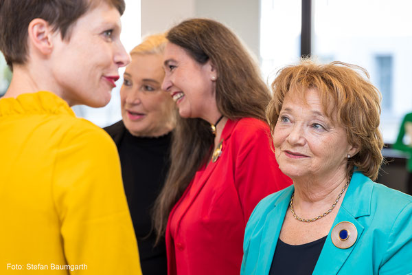 Linn Selle, Regina Hellwig-Schmid, Inge Bell, Irina Gruschewaja, Foto: Stefan Baumgarth 