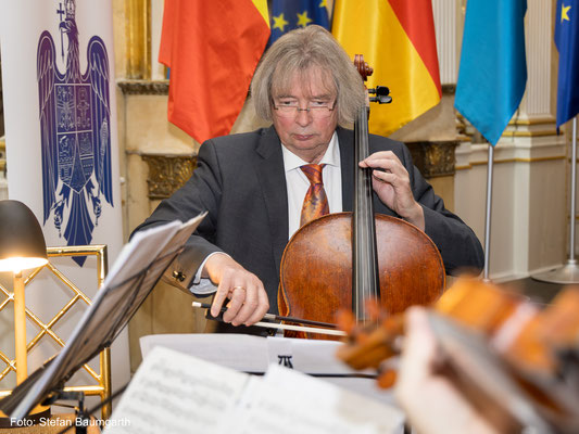Feierlicher Empfang des Rumänischen Generalkonsulats München am 13.November 2024 im Rahmen des 25-jährigen Jubiläums der institutionellen Bayerisch-Rumänischen Zusammenarbeit im Hotel Bayerischer Hof. Foto: Stefan Baumgarth.