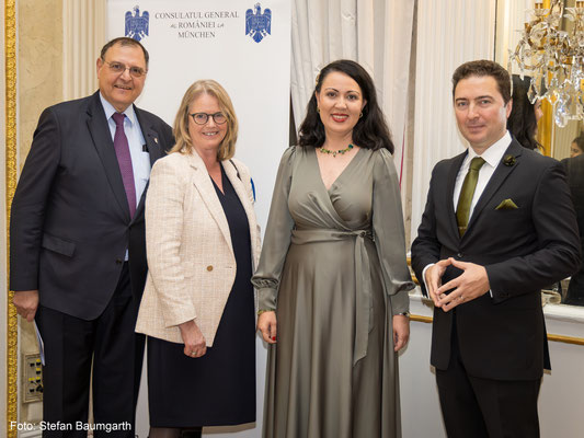 Feierlicher Empfang des Rumänischen Generalkonsulats München am 13.November 2024 im Rahmen des 25-jährigen Jubiläums der institutionellen Bayerisch-Rumänischen Zusammenarbeit im Hotel Bayerischer Hof. Foto: Stefan Baumgarth.