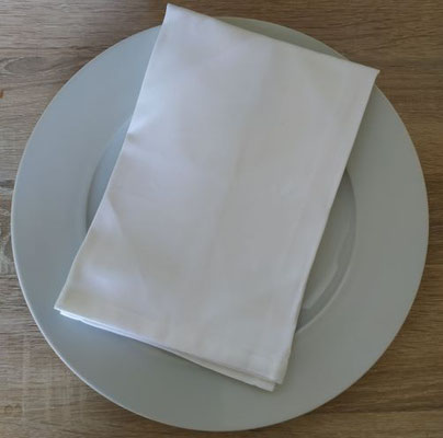 serviettes de table blanche carrée 40cm/40cm