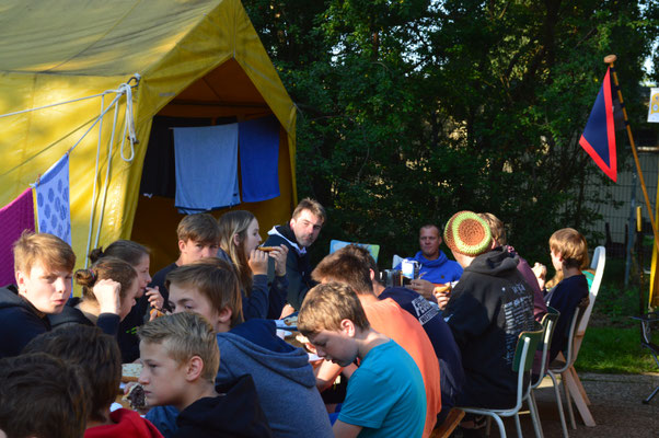 Landeszeltlager Grömitz 2015 "Frühstück mit der Jugendfeuerwehr Oldendorf"