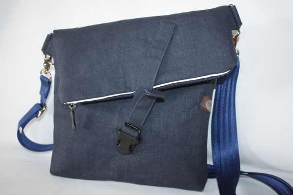 dto. mit blauen Sicherheitsgurtband in 25 mm Breite