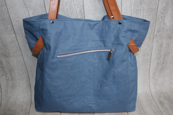 NOCH ZU HABEN: XXL-Shopper aus besch. Leineni n BLAU nach einem Schnittmuster von Farbenmix entstanden - Maße: ca. 37 cm hoch x 40 cm breit unten / 50 cm breit oben x 11 cm tief-115