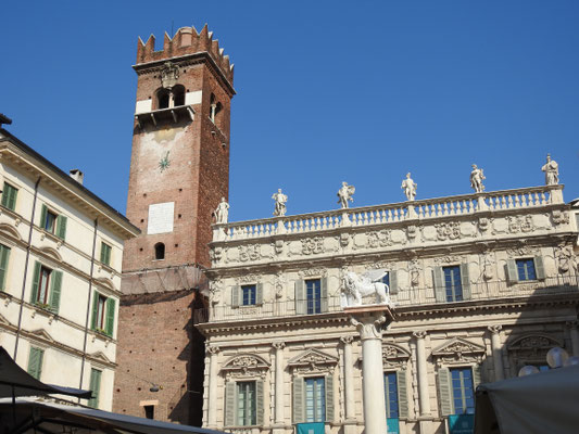 Torre del Gardello an der Piazza Erbe