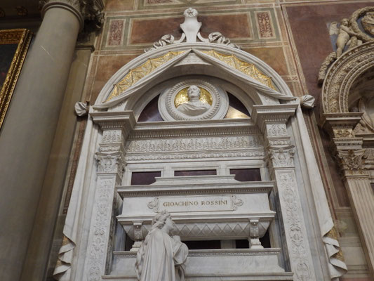 real bestattet in Santa Croce: Gioachino Antonio Rossini, u.a. der Komponist vom Barbier von Sevilla