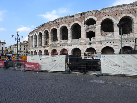 die Arena am frühen Morgen