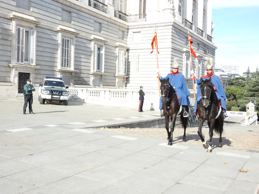 Wachwechsel am Palacio Real, Madrid