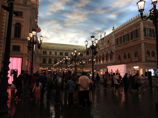 Ihr seht - Venedig! Markusplatz!