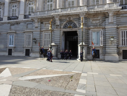 Wachwechsel am Palacio Real, Madrid