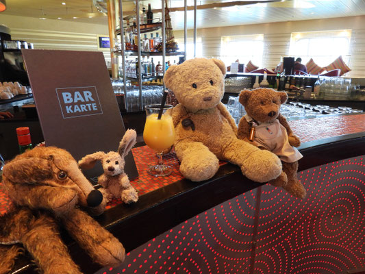 unser abendlicher Stammplatz, an der Bar