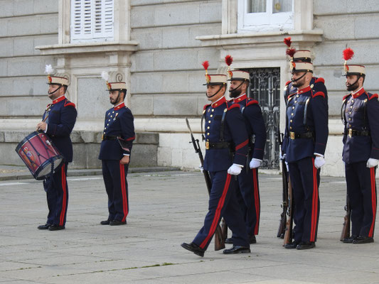 Wachwechsel am Palacio Real, Madrid