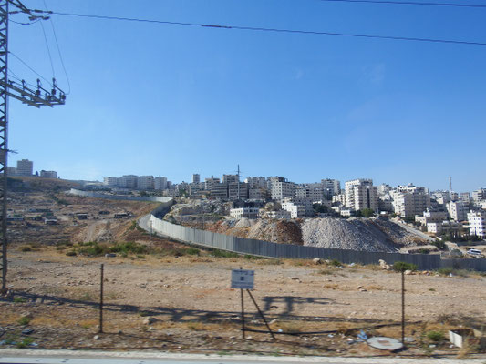 Jerusalem, die durch eine Mauer geteilte Stadt
