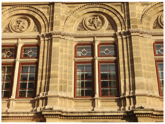 Fensterdetail der Wiener Staatsoper